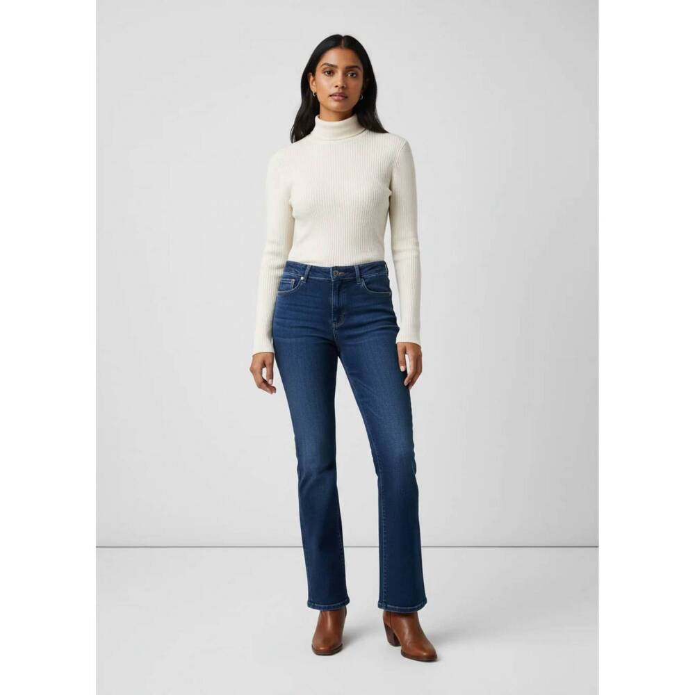 NEW ELLIOTT LAUREN bootcut jeans in denim